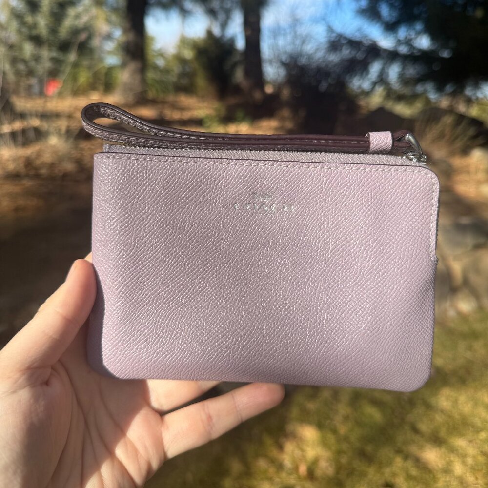 Coach Corner Zip Wristlet - Soft Lilac (Lavender)